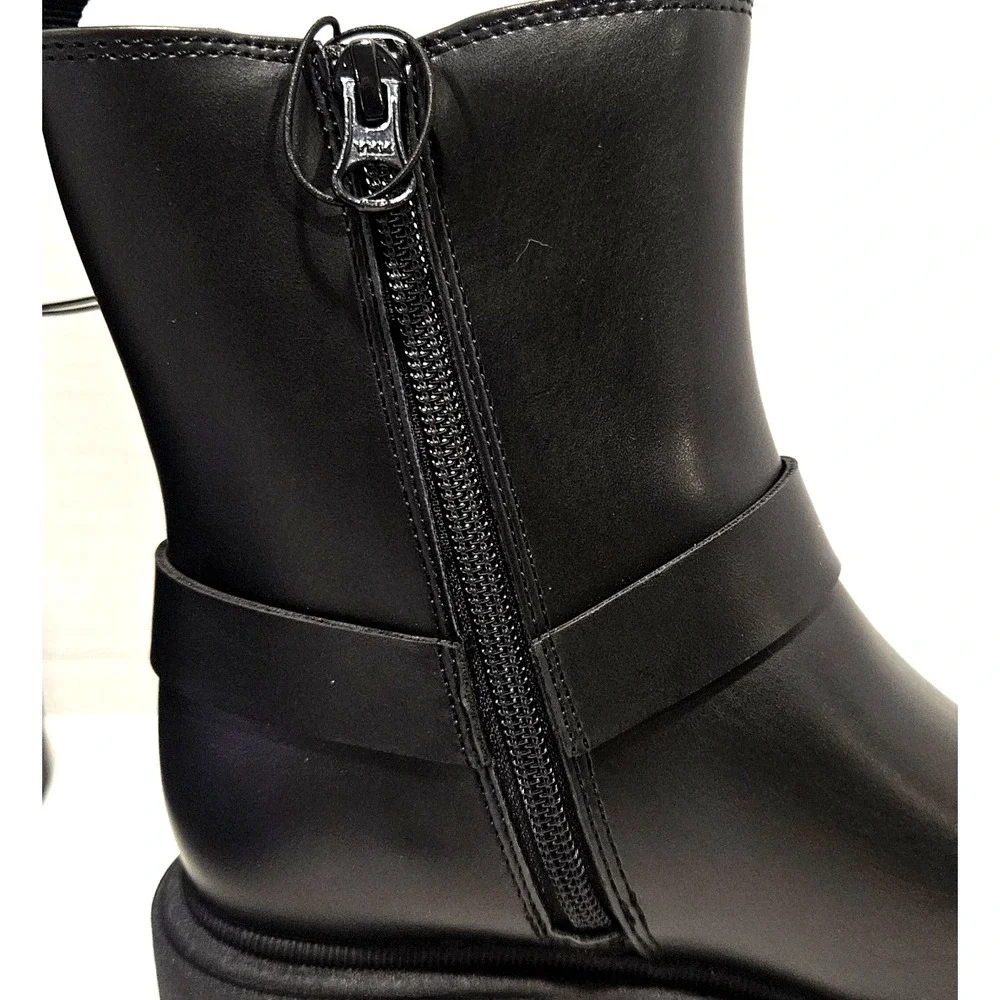 Art Class Kid's Size 2 Black Boots w/Silver Buckle Inside Zip Stretch Panel